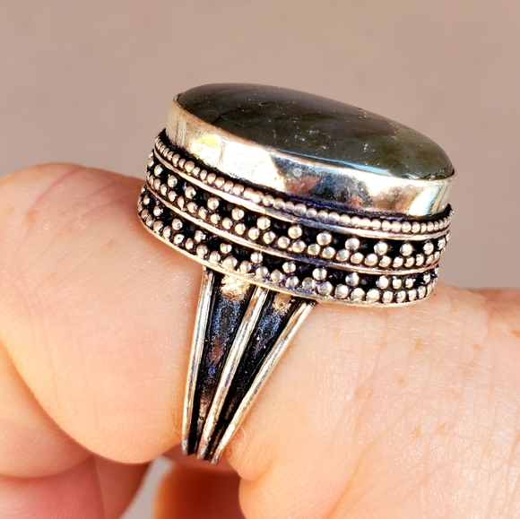 New Labradorite Silver Ring. - Picture 5 of 12